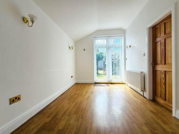 3 bed Semi-Detached for sale Image 7