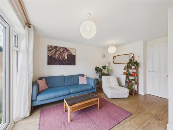 2 bed Semi-Detached for sale Image 4
