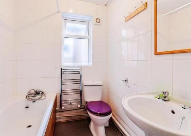 3 bed Terraced for sale Image 6