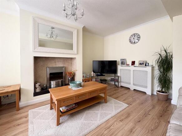 Livingroom-1.jpg