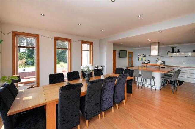 Dining/Kitchen