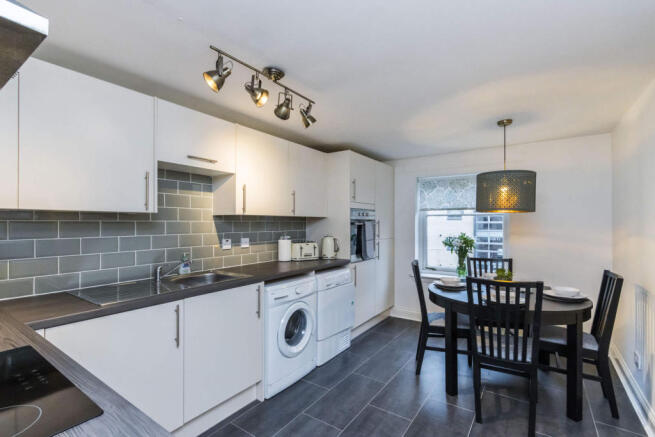 Kitchen / Dining Roo