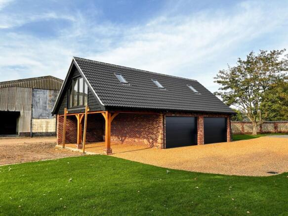 Executive Detached New Home in Saham Toney photo 2
