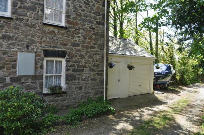 Garage/workshop
