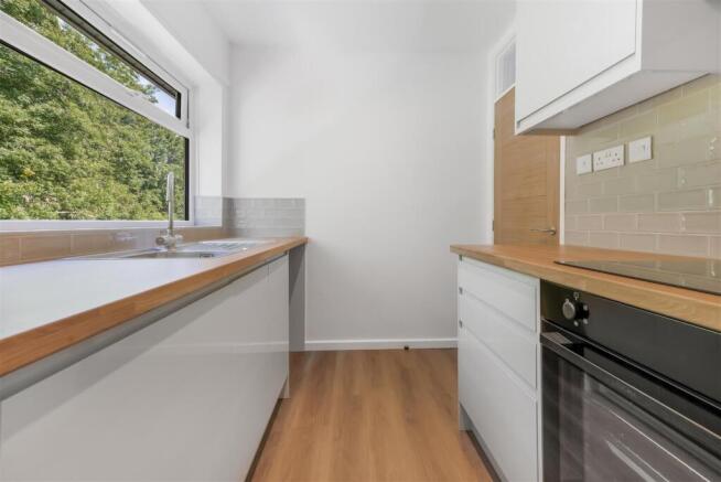 Kitchen 2.jpg