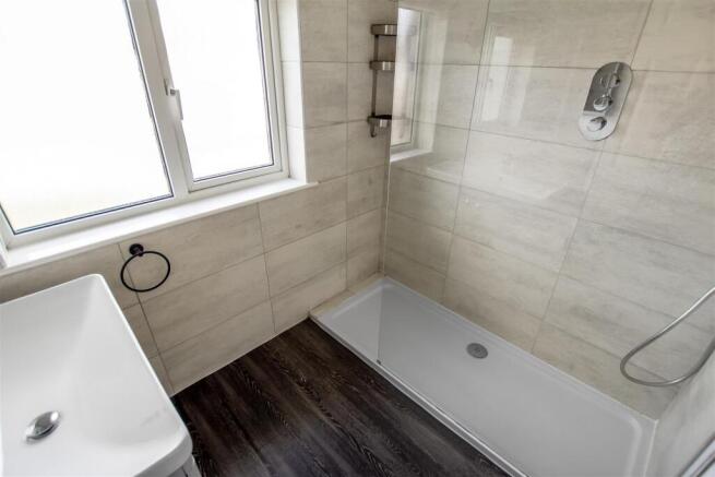 Shower Room (1).jpg