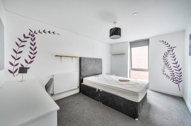 5 bed House for sale Image 6