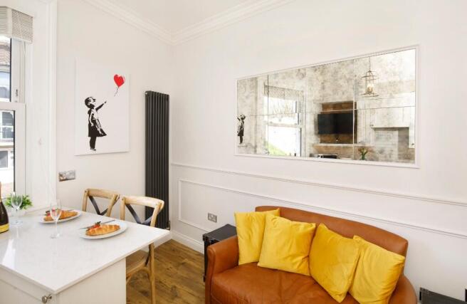 2 bed Apartment to rent Image 9