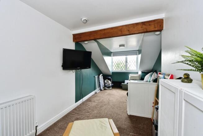 4 bed Semi-Detached for sale Image 9