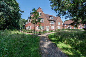 3, Grebe Place, Burgate SP6 1FT