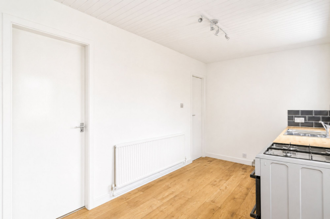 3 bed Terraced for sale Image 10