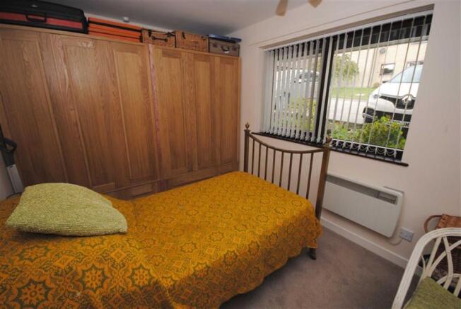 BEDROOM 2