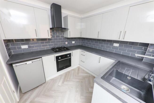3 bed Semi-Detached for sale Image 5