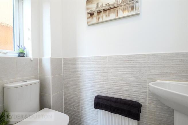 4 bed Detached for sale Image 8