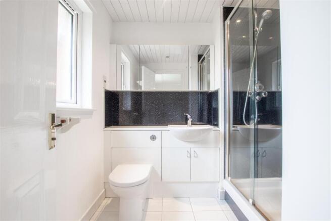 ensuite.jpg