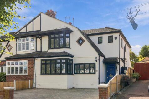 Morgan Crescent, Theydon Bois, CM16