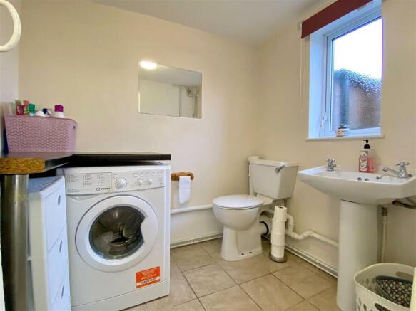 Laundry/Cloakroom