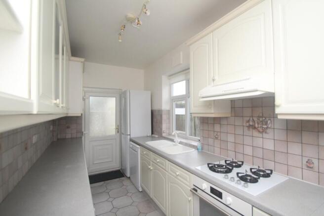 3 bed House to rent Image 5