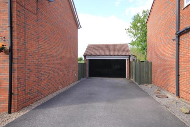 DOUBLE GARAGE