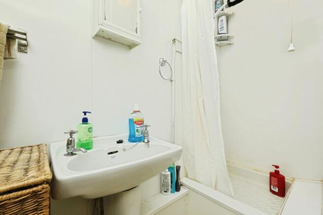 3 bed Terraced for sale Image 9