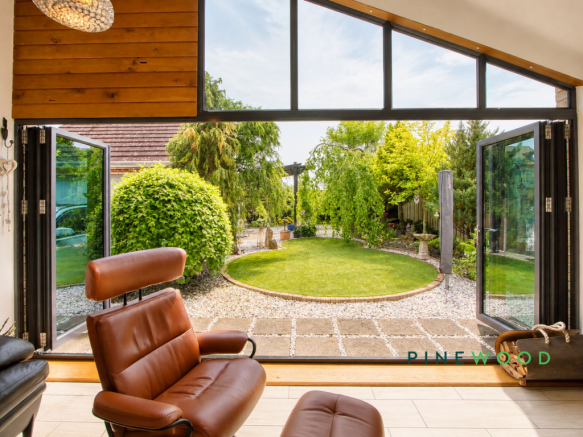 Garden Room/Lounge