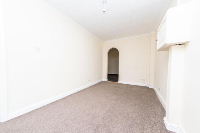 3 bed Semi-Detached to rent Image 8