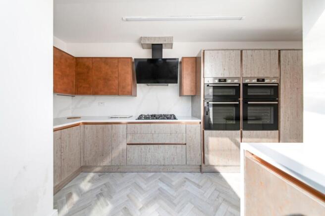 5 bed Terraced to rent Image 9