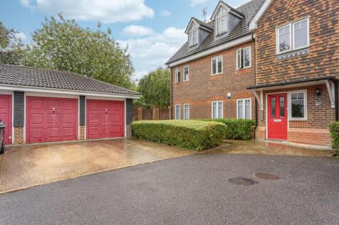 Rosemead Gardens, Crawley, RH10