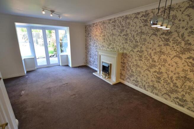 OPEN PLAN LIVING SPACE