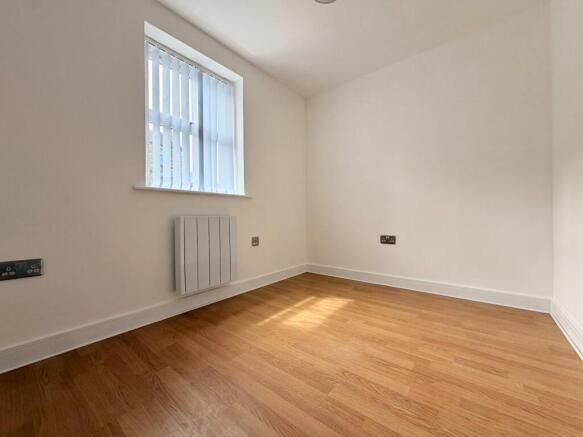 2 bed Flat to rent Image 10