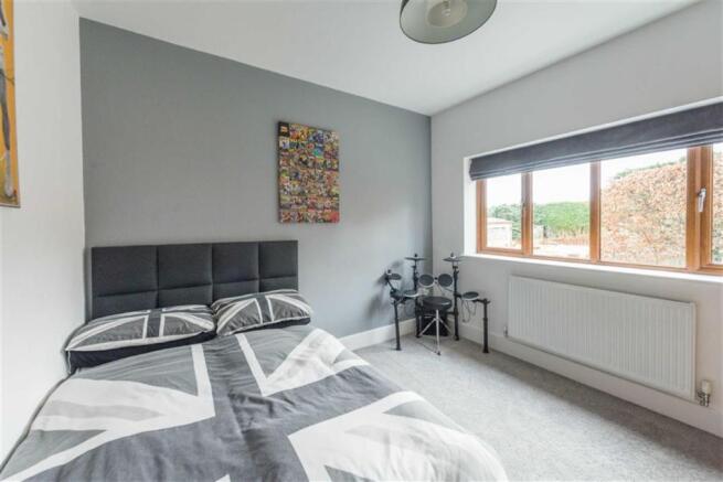 DOUBLE BEDROOM 2