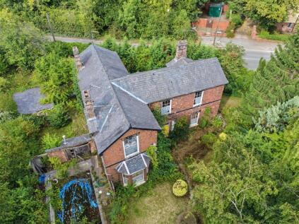 Pye Bridge House, Main Road, Pye Bridge, Alfreton, Derbyshire DE55 4NW