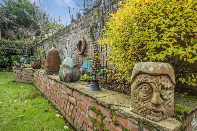 OUTSIDE/ GARDEN