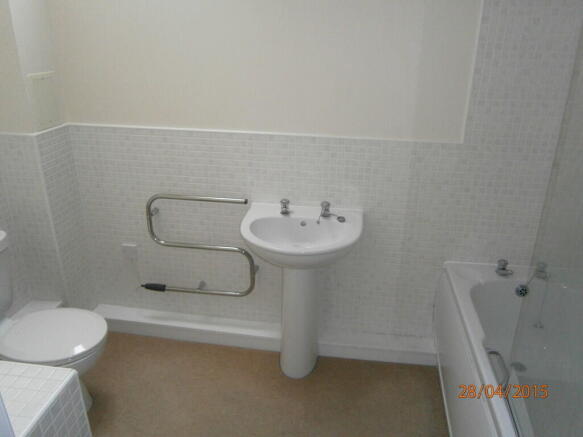 2 bed Apartment to rent Image 6
