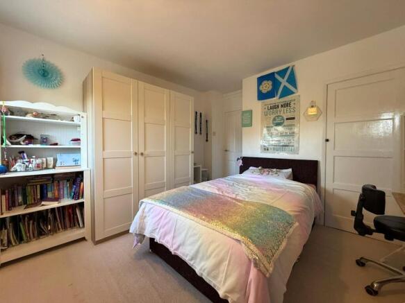 4 bed Terraced for sale Image 12