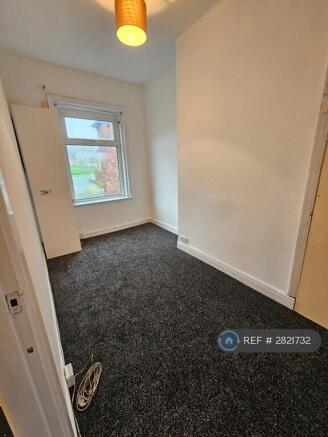 2 bed Terraced to rent Image 9
