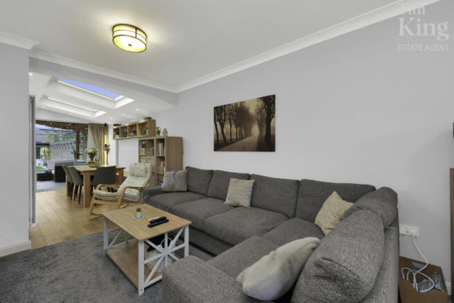 Hawkdene, Chingford, E4 photo 4