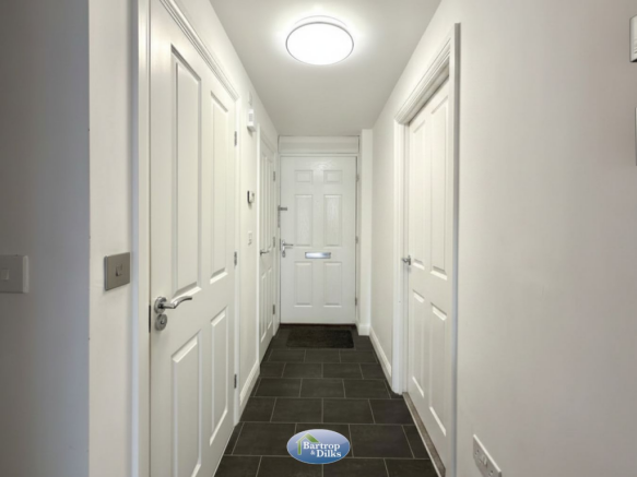 4 bed Semi-Detached for sale Image 5