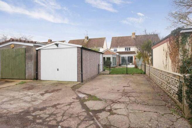 rear/garage/pa...
