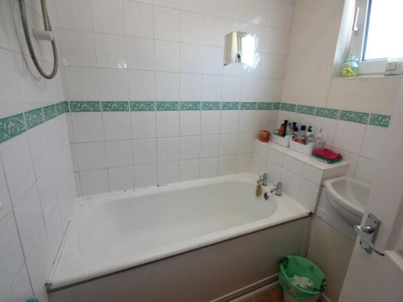 Bathroom - 8YTG