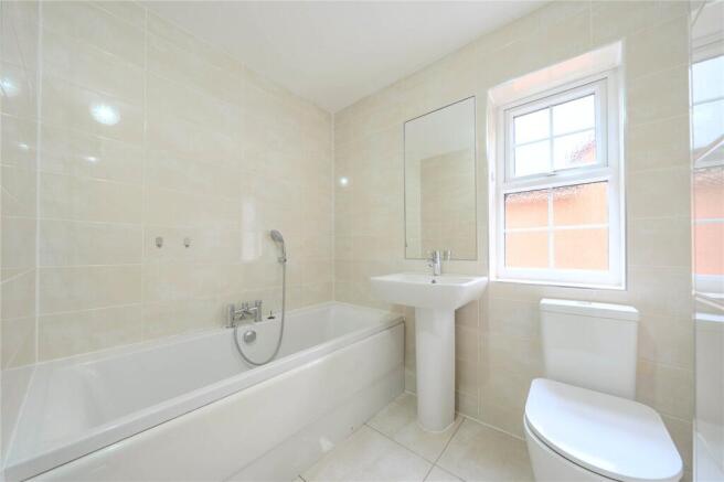 4 bed Detached for sale Image 9