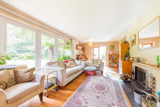 Little Tangley-Salt-Box-Road-Guildford-bungalow-IM