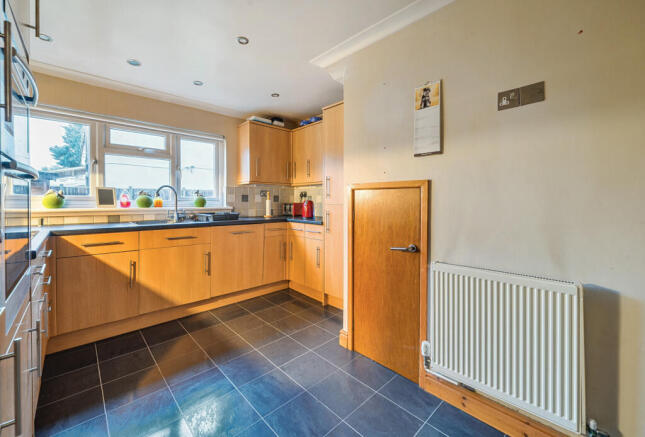 1393385-9-69441f4...