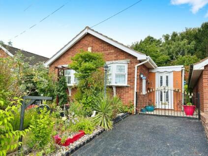 Ragees Road, Kingswinford, West Midlands, DY6 8NG