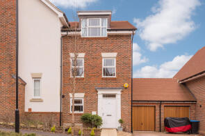 23, Trubwick Avenue, Haywards Heath RH16 4UR