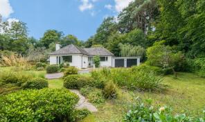 Tuftbury, Higher Broad Oak Road, Ottery St. Mary EX11 1XD