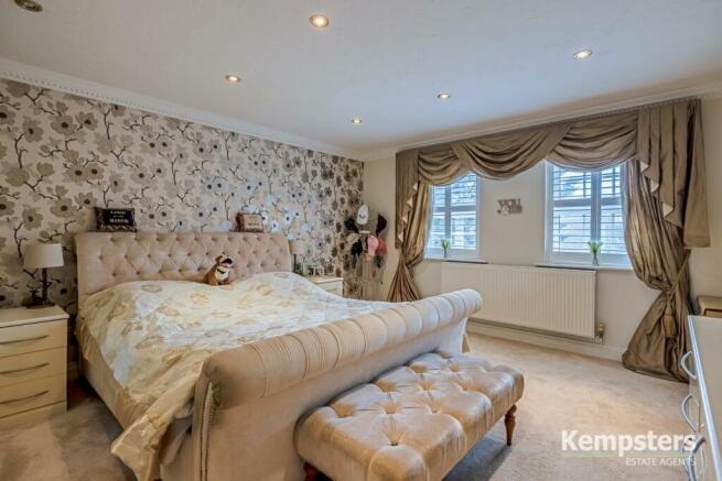 Bedroom 1 3rd.jpg