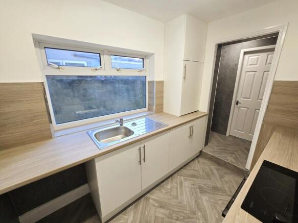 3 bed Terraced to rent Image 9