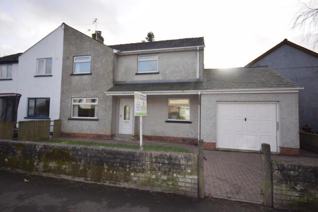 FRONTAGE/DRIVE/GA...
