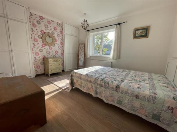 Bed 1.jpg